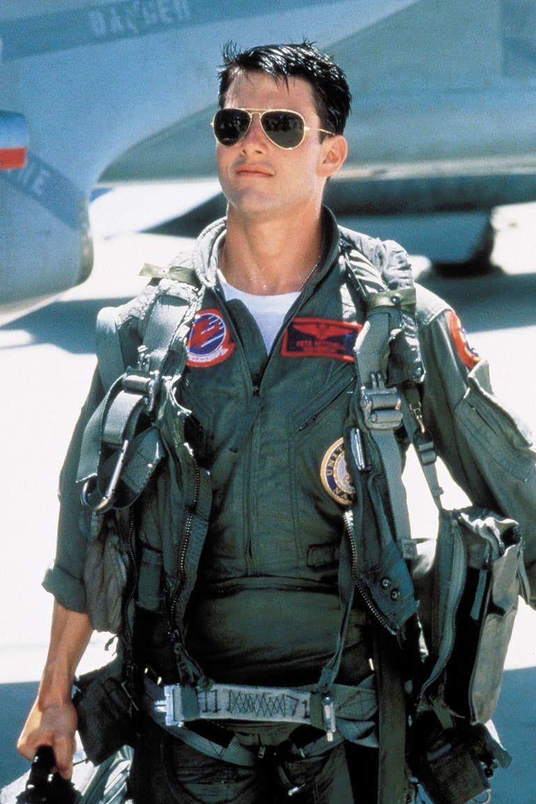 Tom Cruise wearing aviators in Top Gun