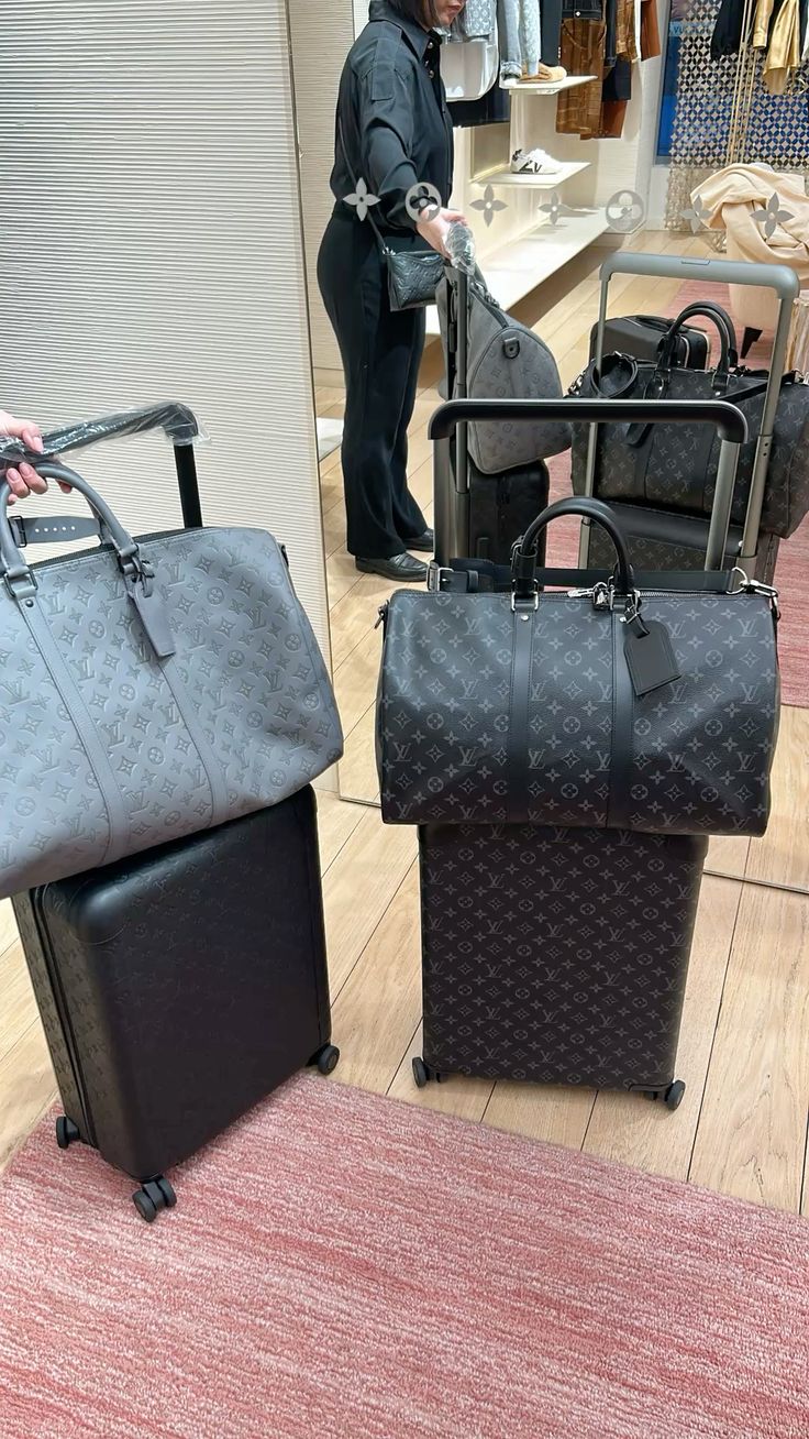 Louis Vuitton Travel Bags 