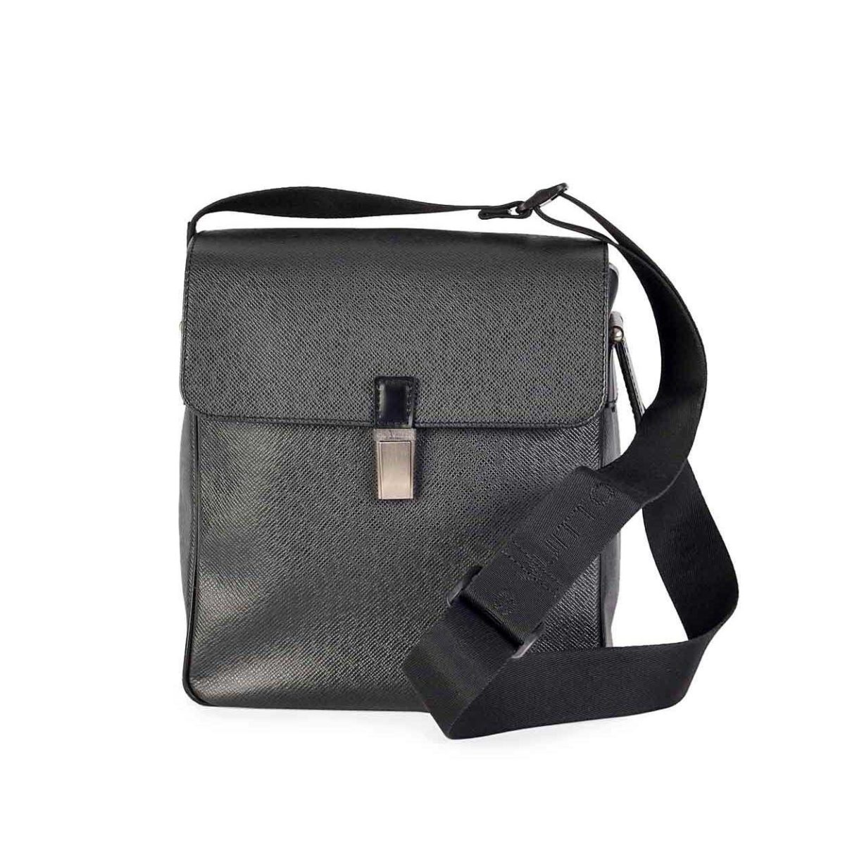 LOUIS VUITTON Black Taiga Leather Yaranga Messenger Bag | Luxity