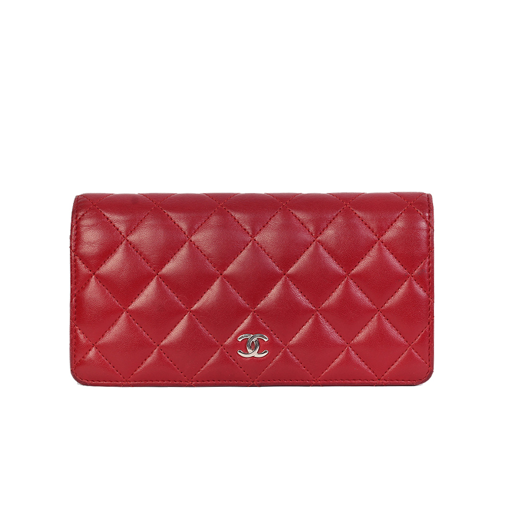 CHANEL Quilted Bi-Fold Wallet Red | Luxity