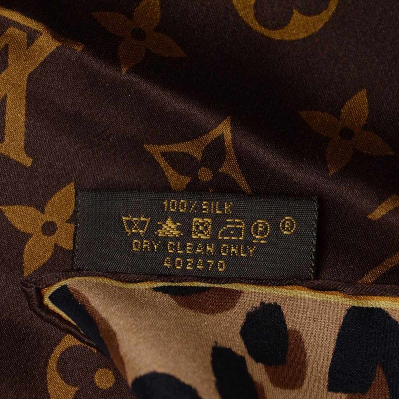 Louis Vuitton leopard scarf  Moda, Looks com lenços, Looks