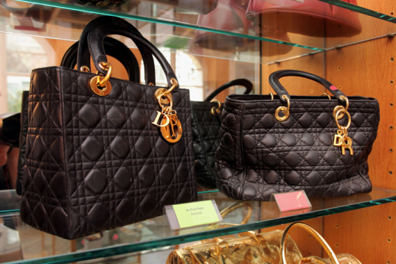 Quality vs counterfeit handbags