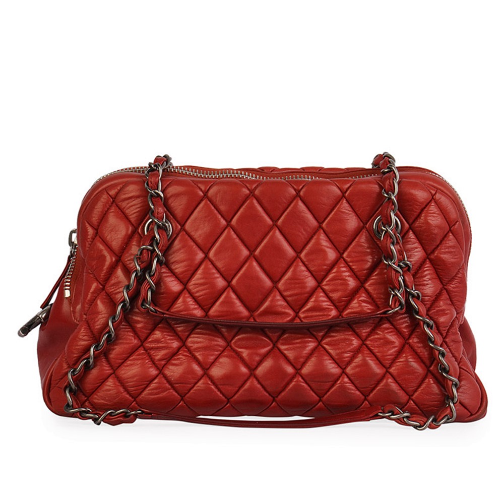 CHANEL Quilted Calfskin Leather Shoulder Bag Red | Luxity