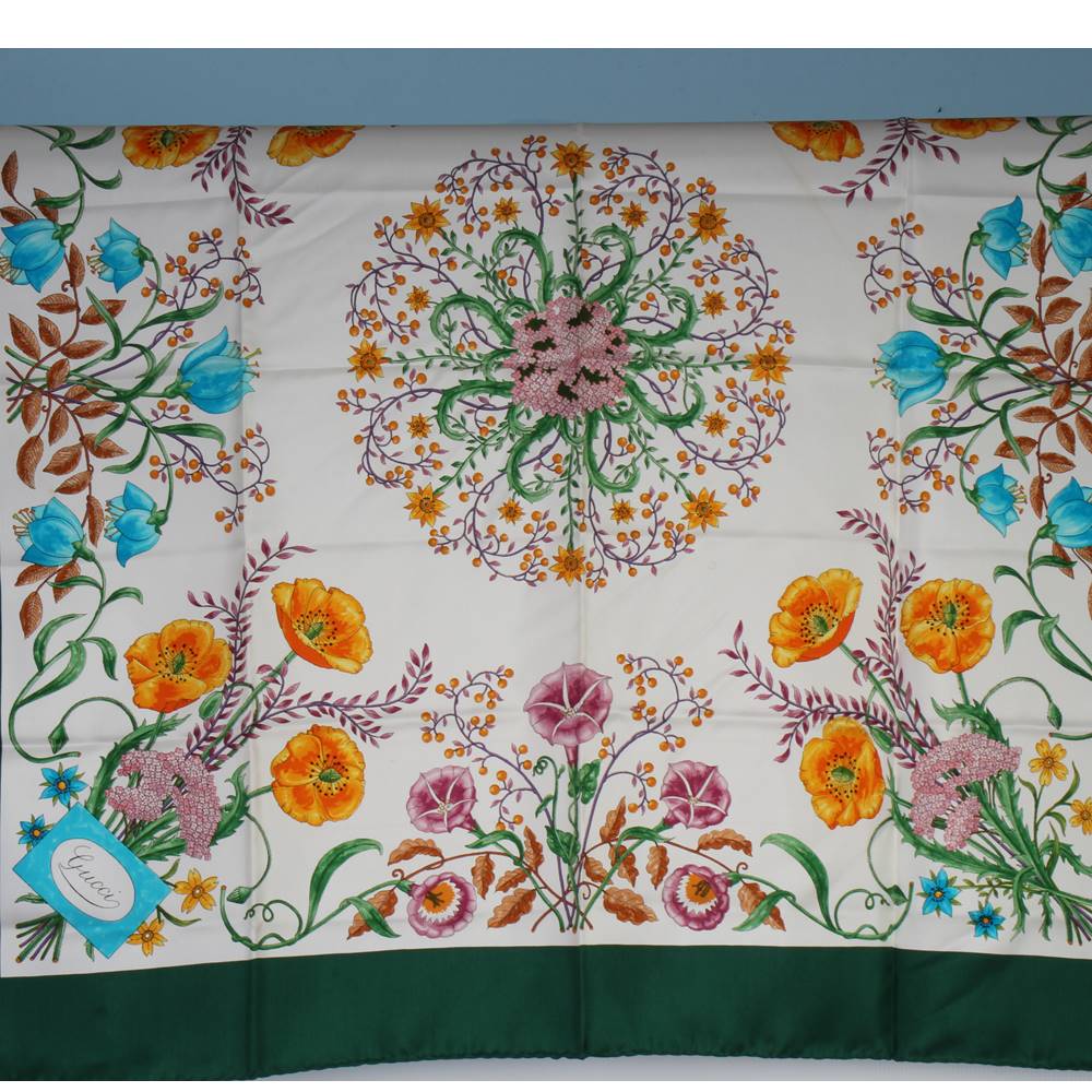 GUCCI Vintage Flora V.Accornero Silk Scarf Green | Luxity