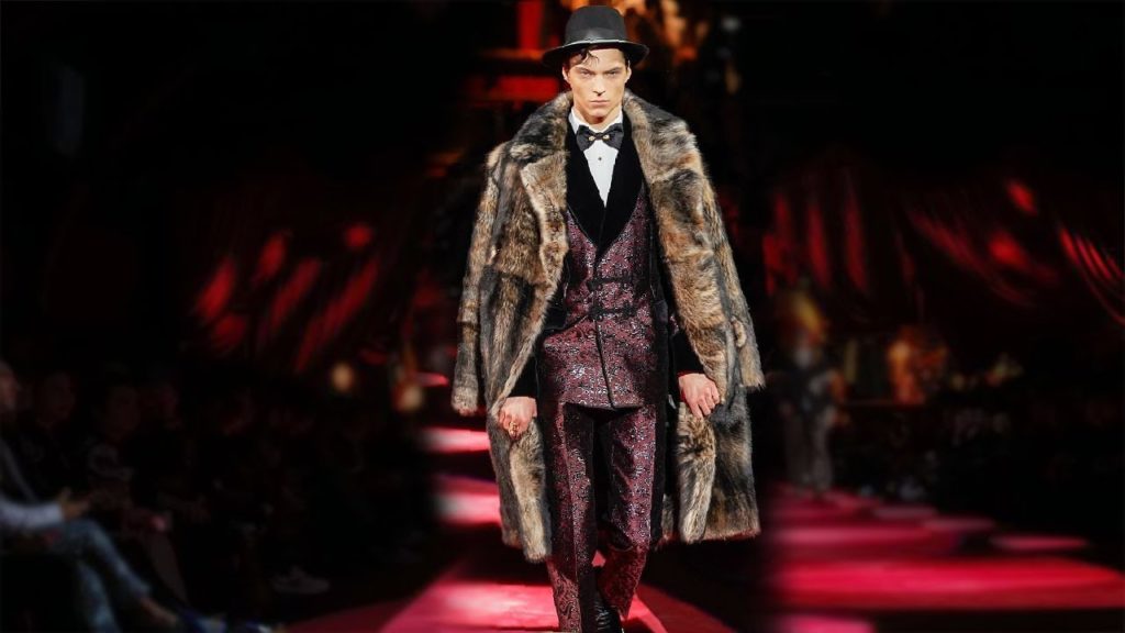 Moschino Fall 2019 Menswear Fashion Show  High fashion men, Mens winter  fashion, Mens fashion casual
